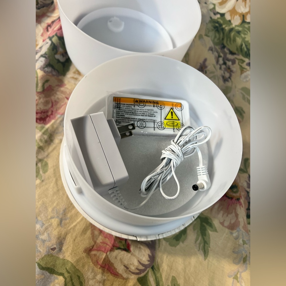 White Aroma Diffuser - Picture 7 of 12